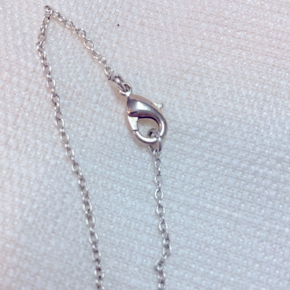 Avon Emerald colored stone eternity necklace - Picture 5 of 5